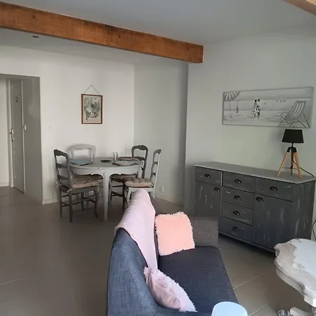 Les Romarins Tatil Evi Lencloître