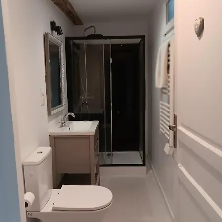 Les Romarins Lencloître