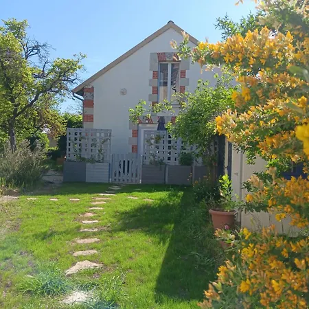 Tatil Evi Les Romarins Lencloître